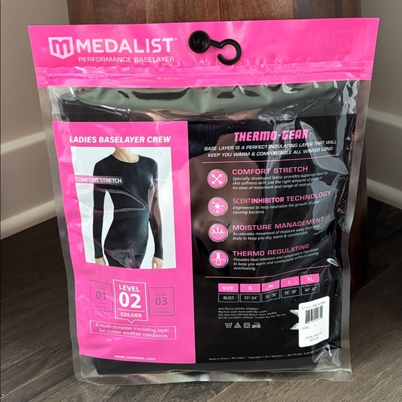 Medalist Thermo Gear Performance base layer crew,scent inhibitor,moisture mgmt - Picture 3 of 4